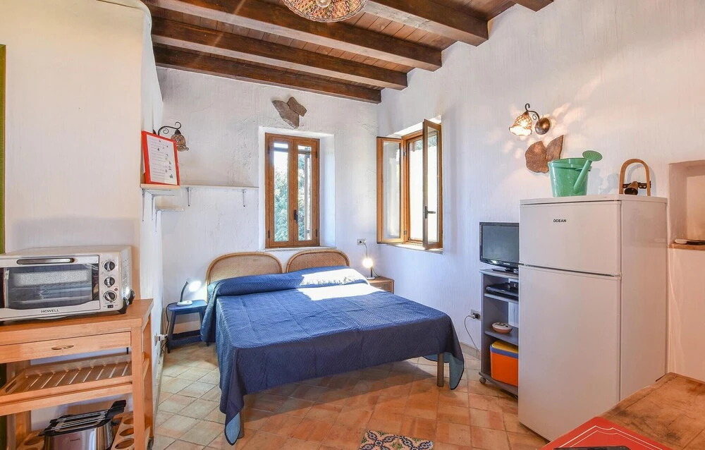 Amazing Home in Ustica With