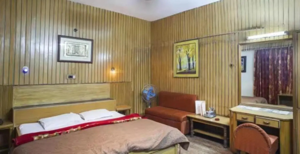 Goroomgo Dalhousie Shangrila Hotel