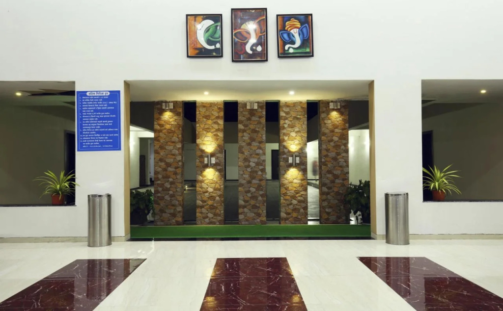Hotel Girija