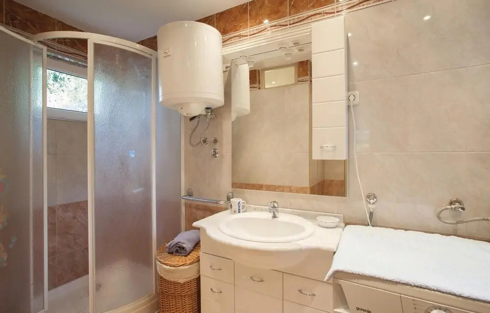 3 Bedroom Pet Friendly Home In Omisalj
