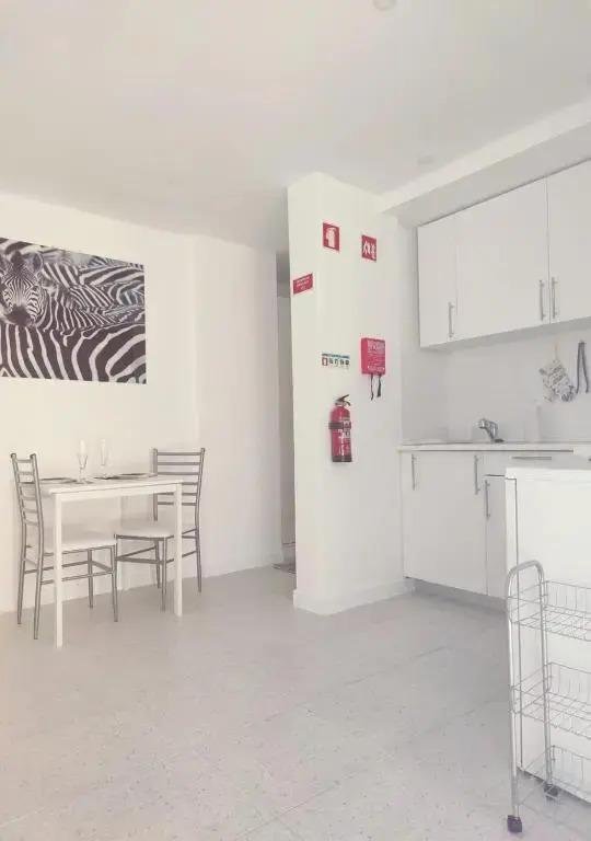 Moradia Geminada V0 - Localização Central - Casa Inteira