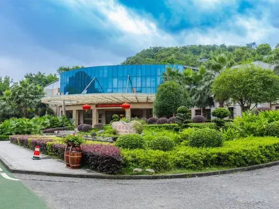 Menghu Holiday Hotel