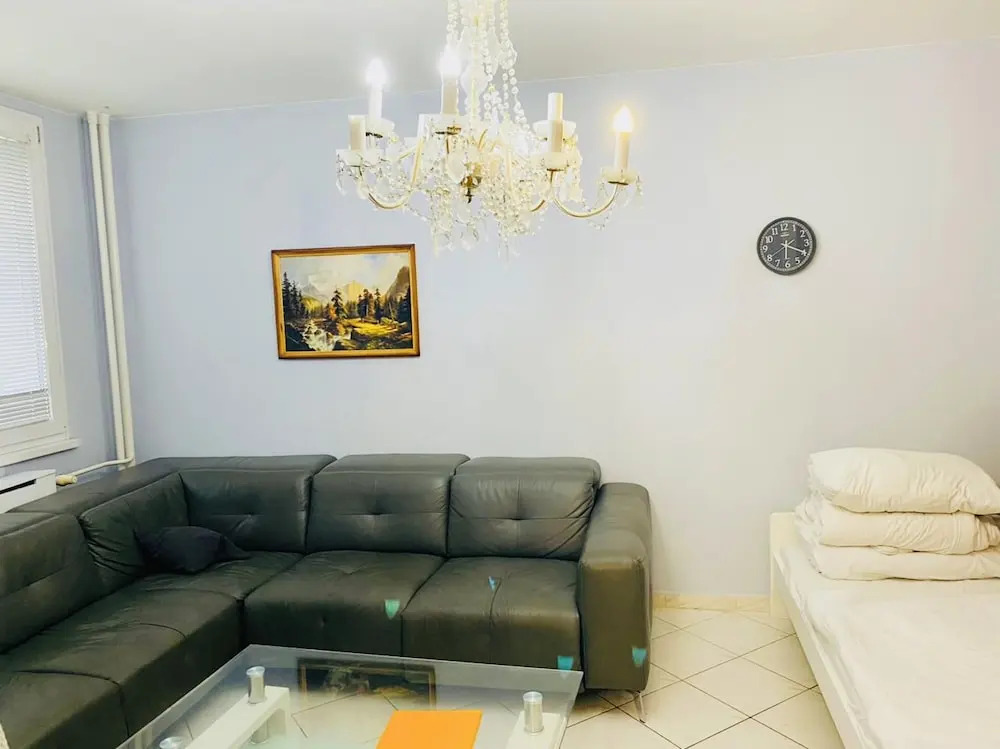Stunning 2-bed Apartment in Praha 4