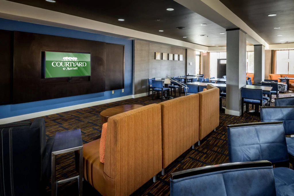 Courtyard Tupelo