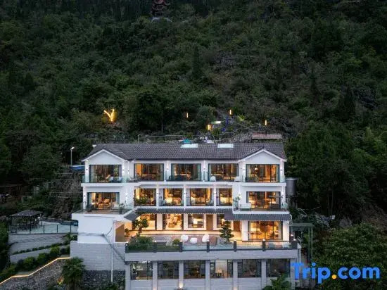 Xingyi Wanfeng Linyue Qili Mountain and Homestay