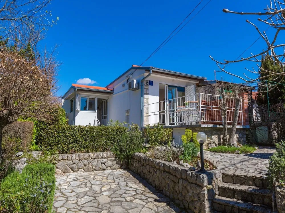 House Lipert