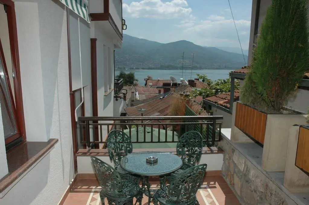 Villa Mia Suites