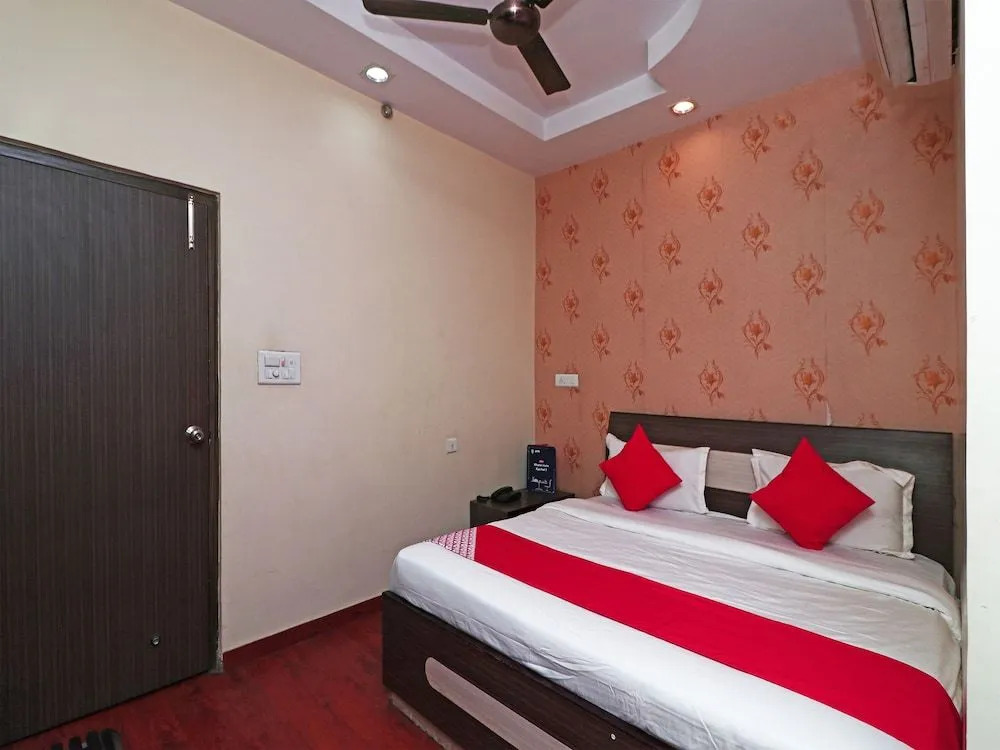 Oyo 16538 Shanti Palace