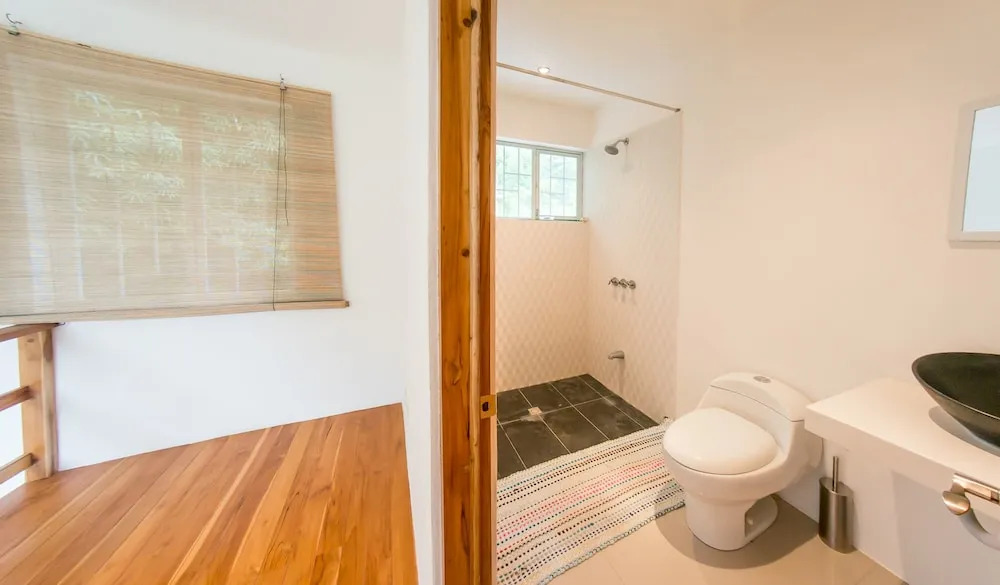 Cocobolo Guest House