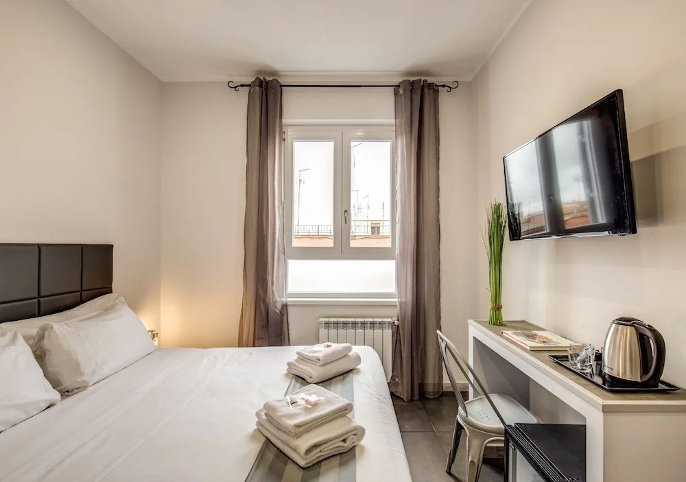 Floor 6 Boutique Rooms by DOT Suites