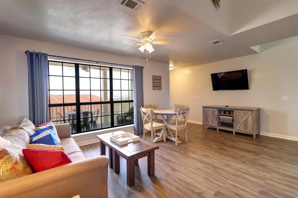 Gulf View Getaway by Blueswell