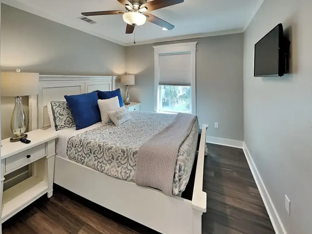 Rosé By The Bay by Ryson Vacation Rentals