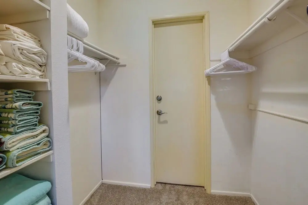 Patio, Grill & Pool Access: Palm Desert Retreat!