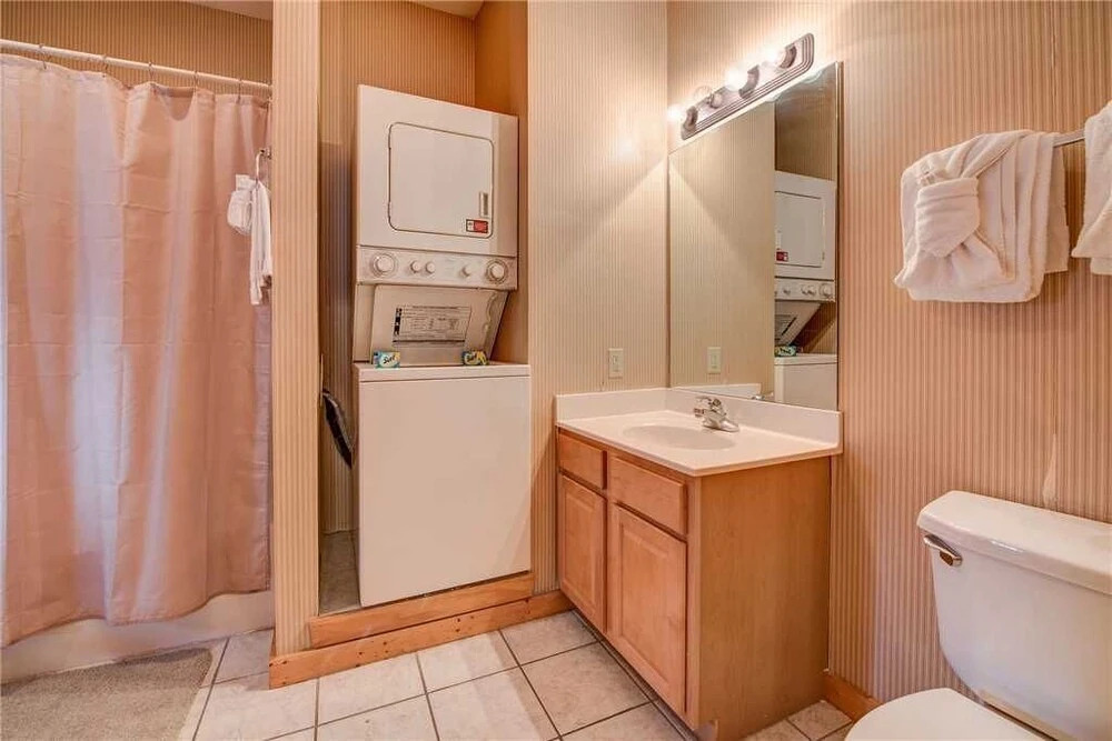 Bear Hyde 3 Bedroom Home with Hot Tub