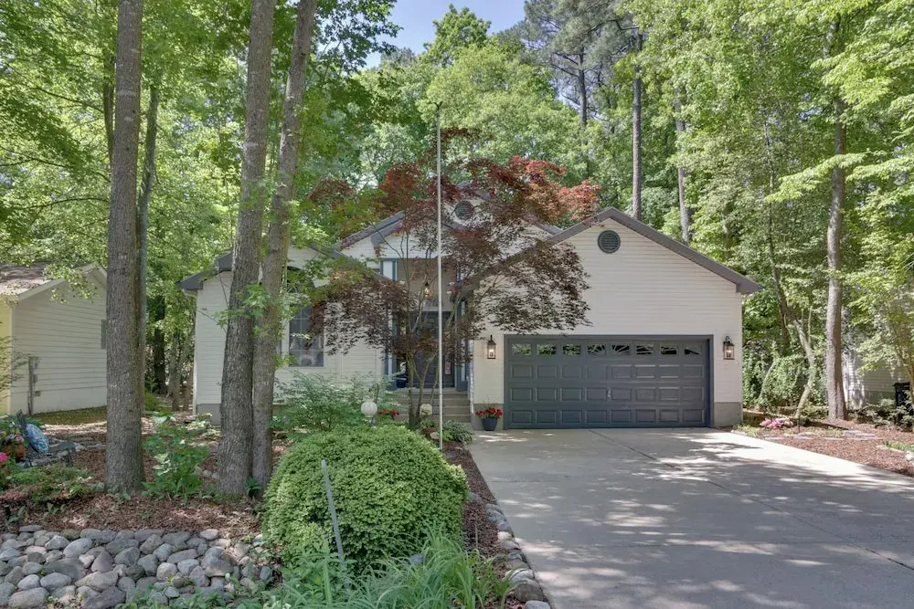2 Mi to Golf: Hot Tub Hideaway in Ocean Pines