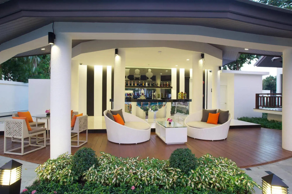 Long Beach Luxury Villas