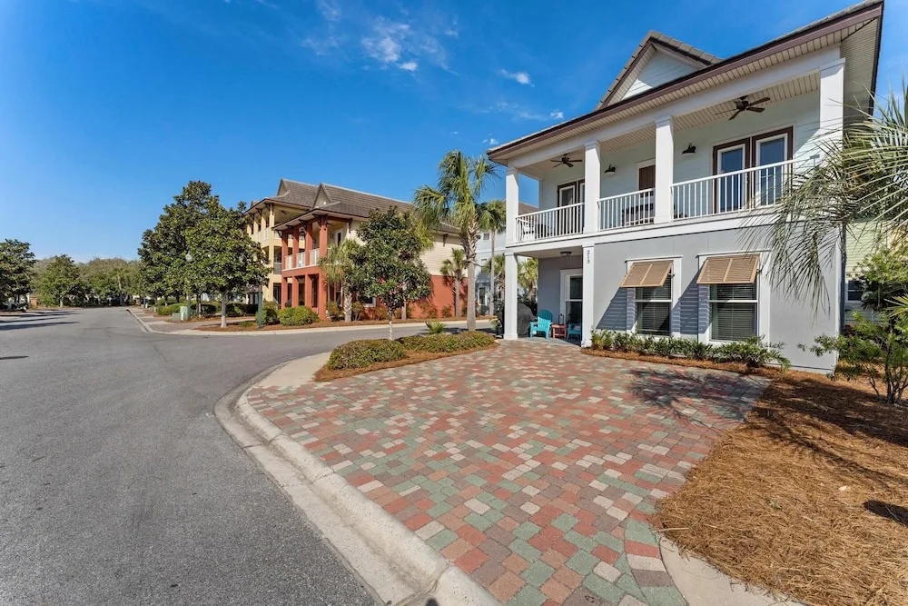 Big Tuna Fr 213 Tahitian Way 4BR 3BA 12