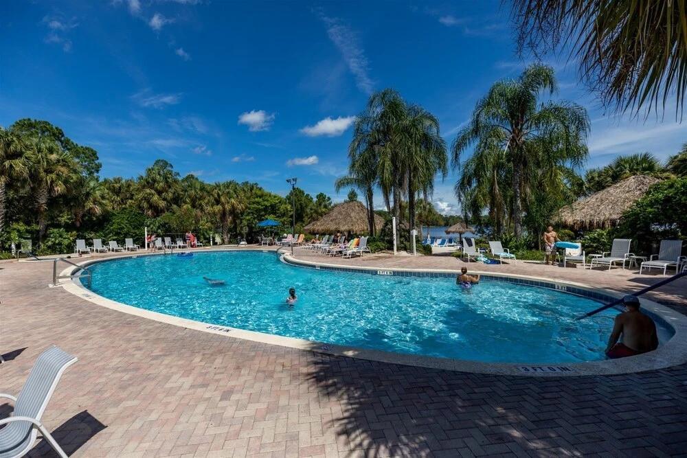 Fabulous modern 3 bed condo in Bahama Bay resort - Villa #493