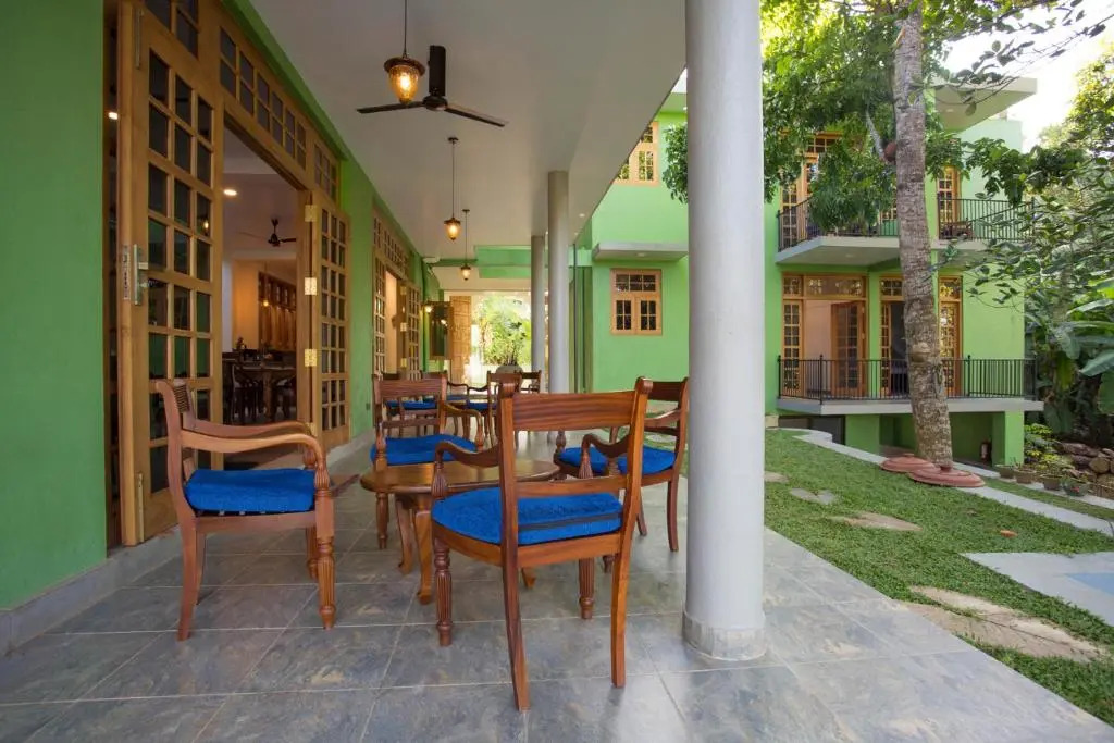 Barefoot Bungalow Hikka