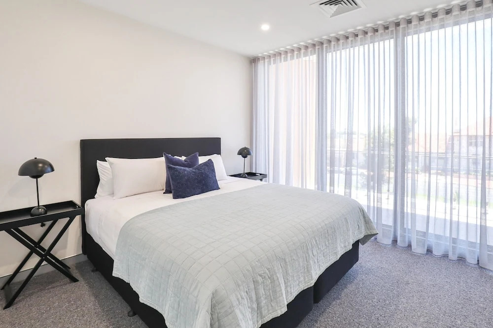 Indulge Apartments - City View Penthouses