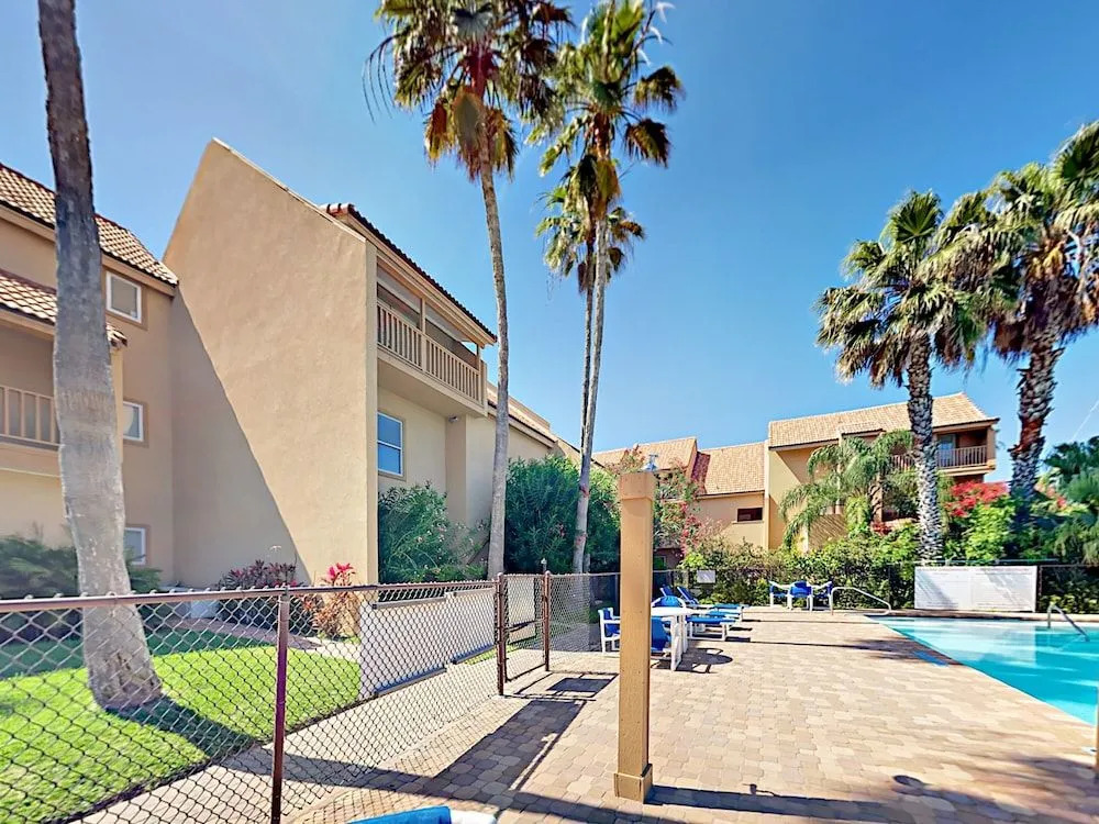 4br W/ Stunning Bay Views - Pool, Boat Slip 4 Bedroom Condo