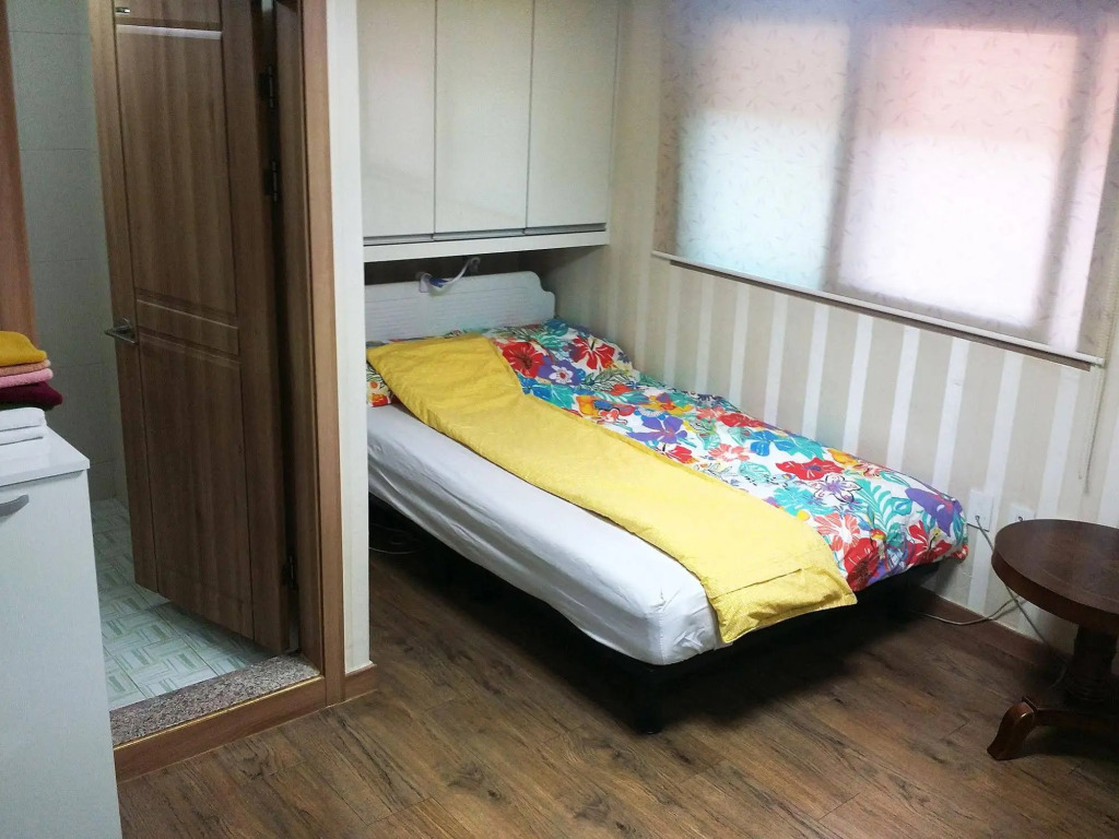 L-House