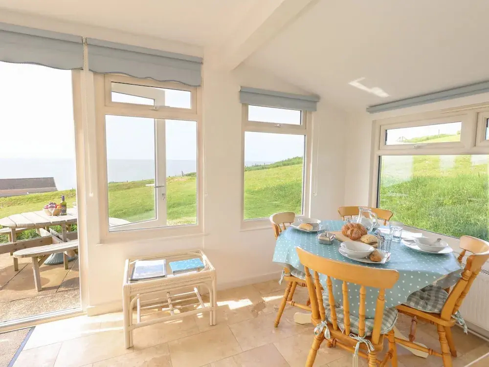 Siesta Chalet, BRIDPORT