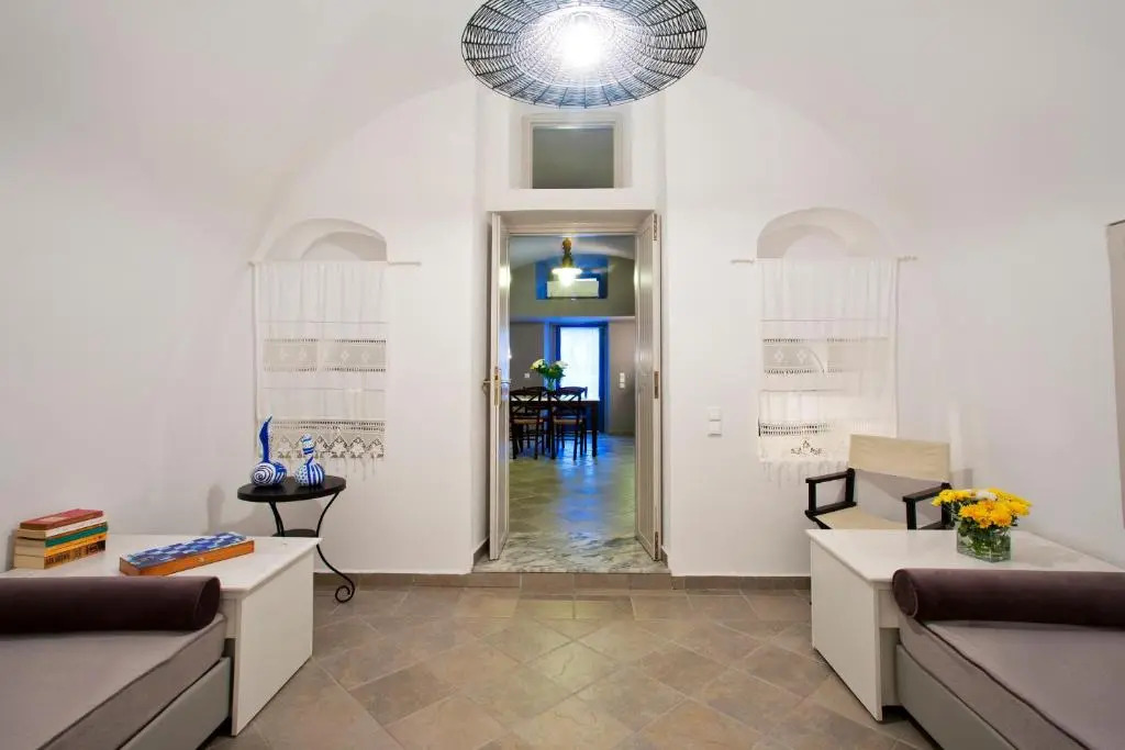 Semeli Cave House