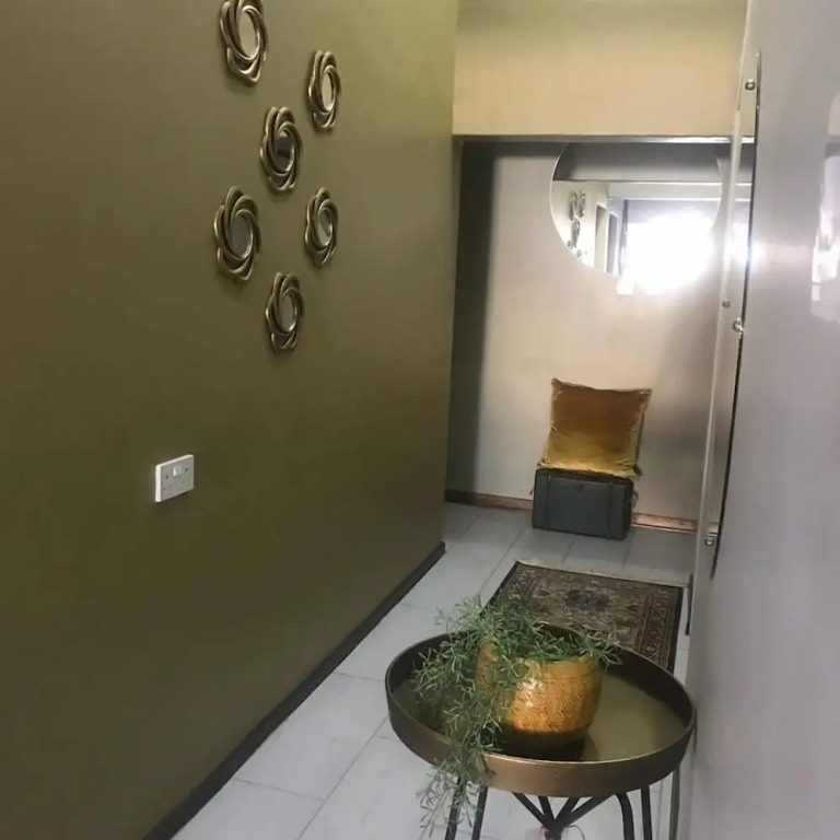 Luxlusive Guest House