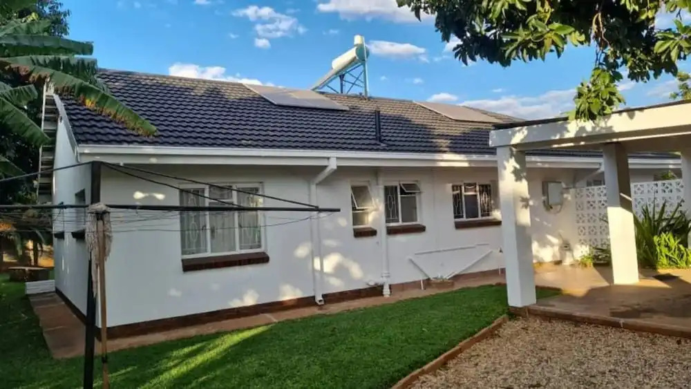 Immaculate 3 Bedroomed Guesthouse in Ilanda - 2041