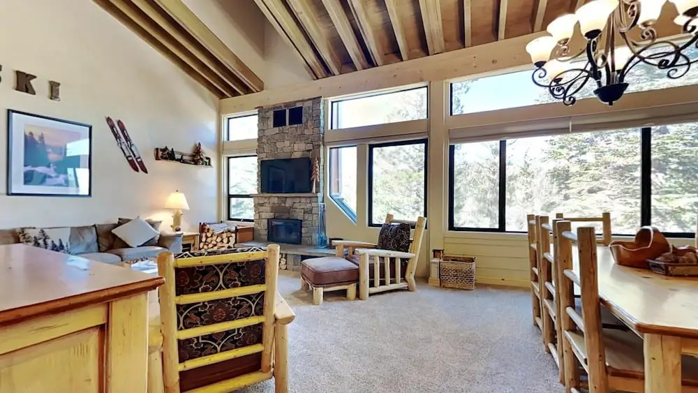 662 4 Bedroom Condo