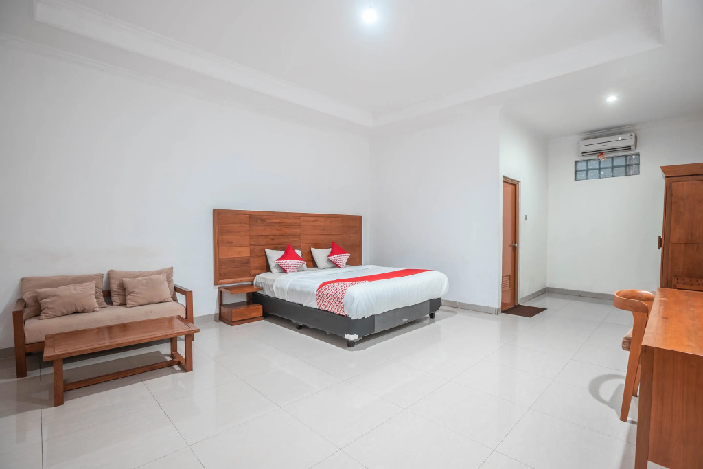 Super OYO 686 Bunga Karang Hotel