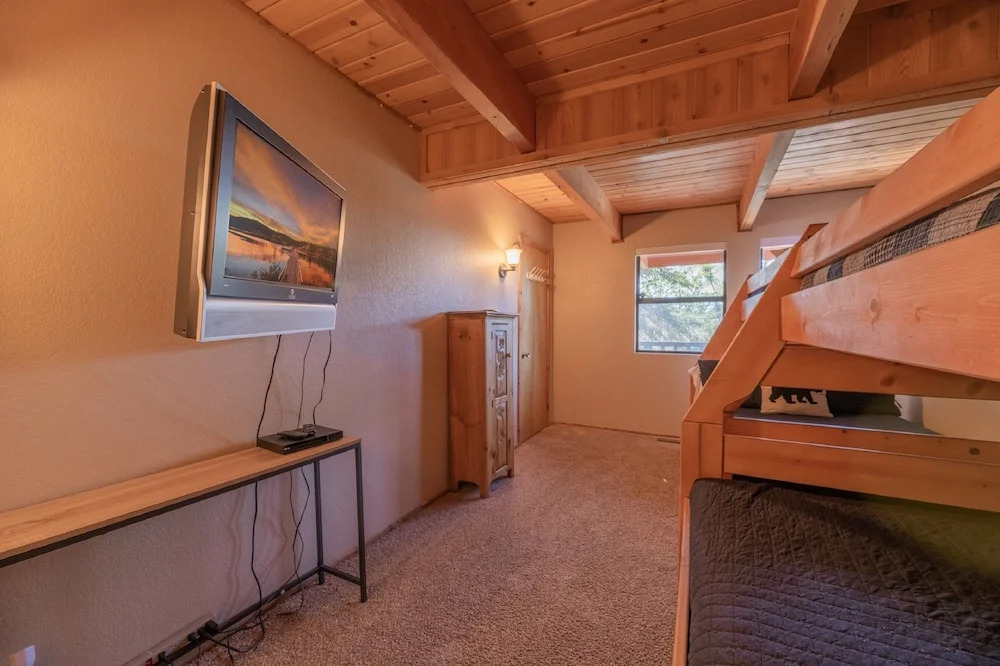 Wolf View Lodge