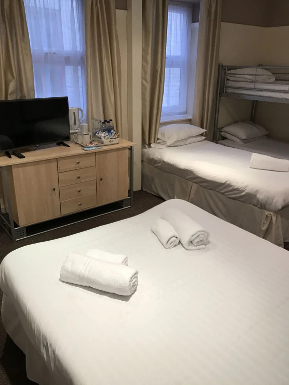 Queens Plaza Hotel