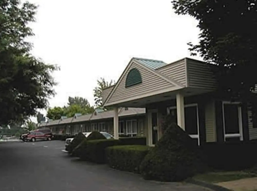 T-Bird Motor Inn