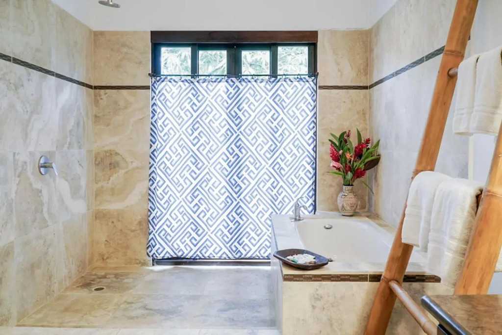Makara Toucan Suite / 2nd Floor