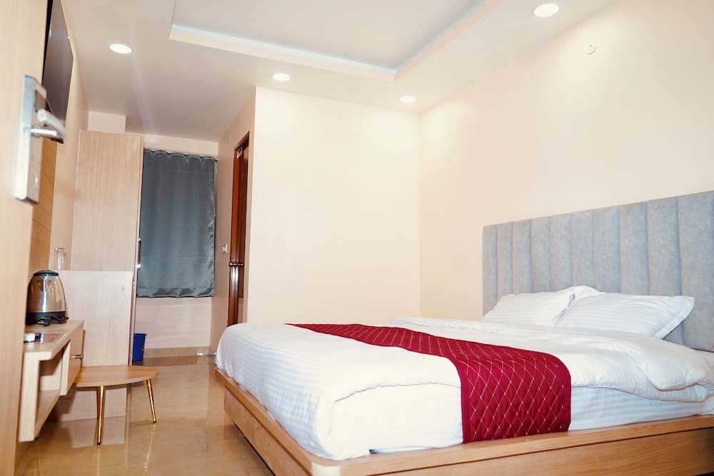 Ravika Grand Hotel and Banquet