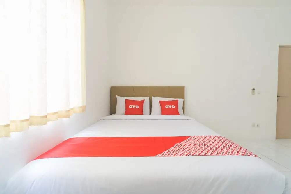 Rotterdam Guest House by OYO