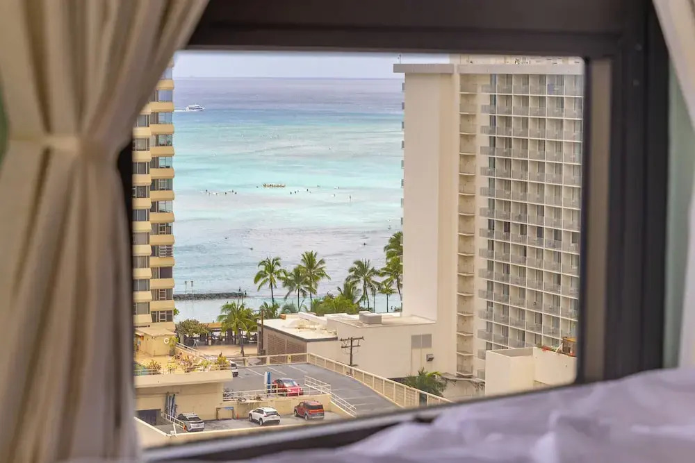 Waikiki Banyan Condo w/ King Bed & Parking, Near Beach