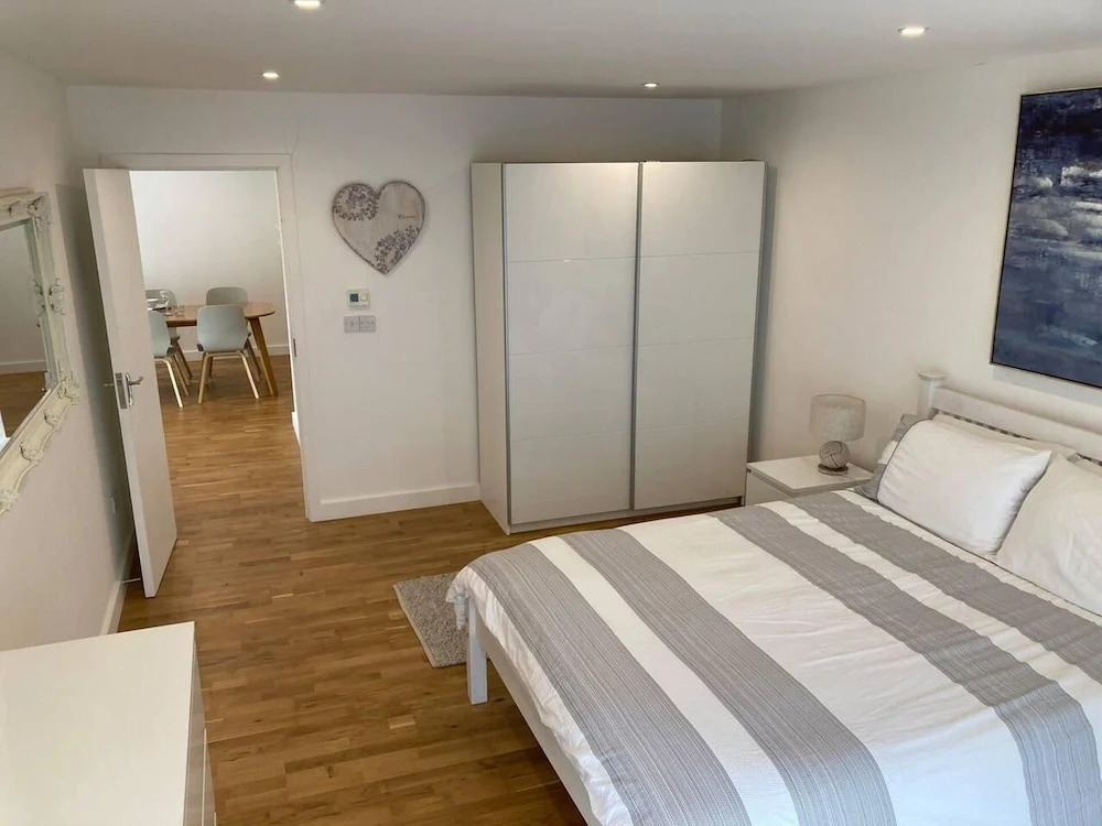 Countryside Annex- Sleeps 2, Free Parking & Garden