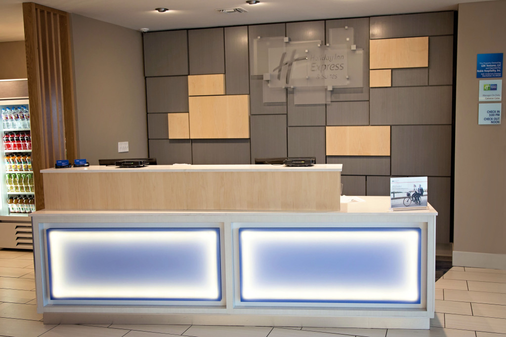 Holiday Inn Express & Suites Great Bend by IHG