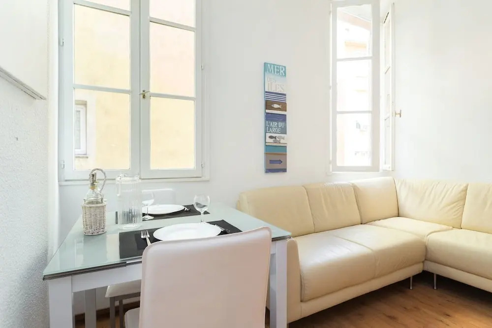 The Gelato- Charming 1-BR Old Town