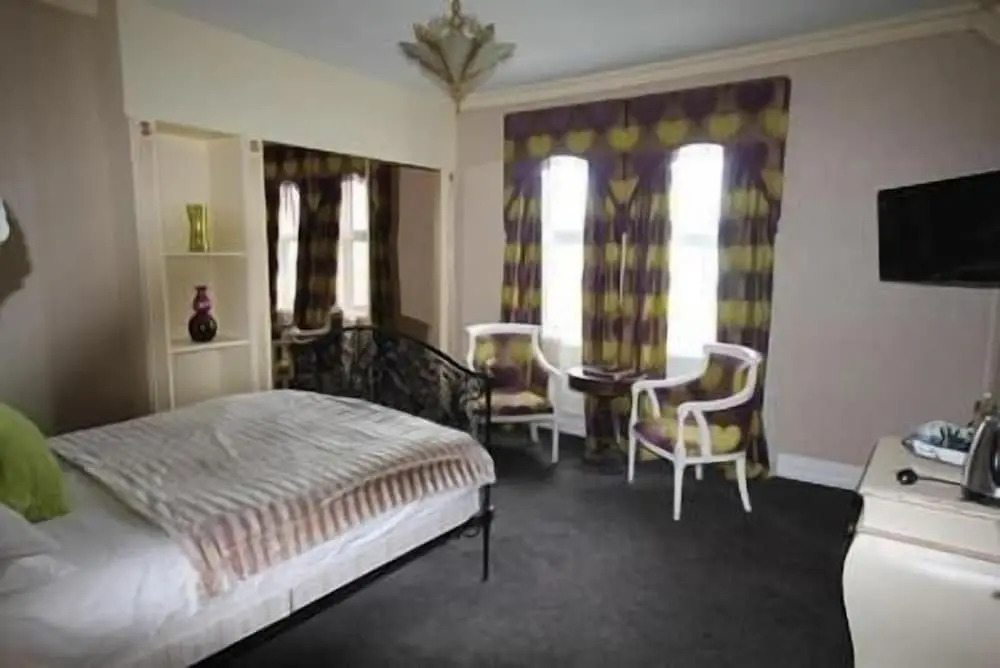 The Lilly Restaurant With Rooms