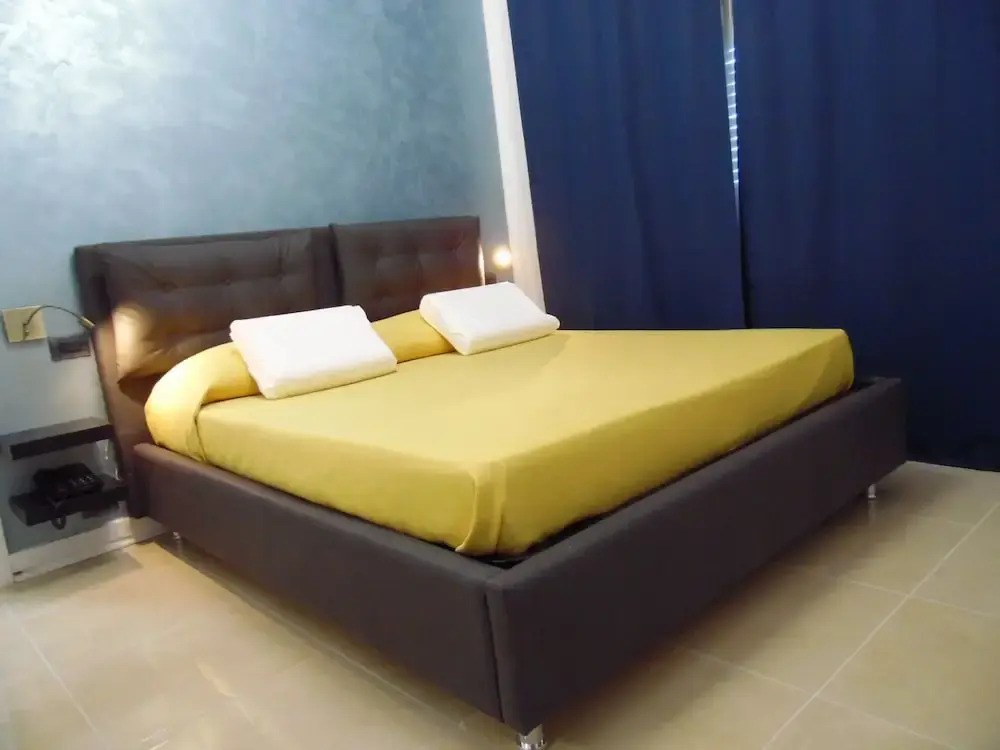 Siris Hotel