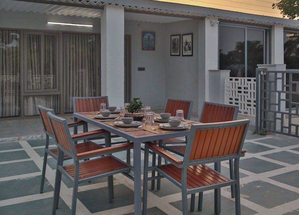 ELIVAAS 5-BHK with Luxe Mudhouses, Tents, Pond & Pvt Pool | Kaimalgarh Farmstay