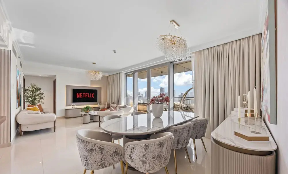 Prestigious 3.5 BR in Boulevard