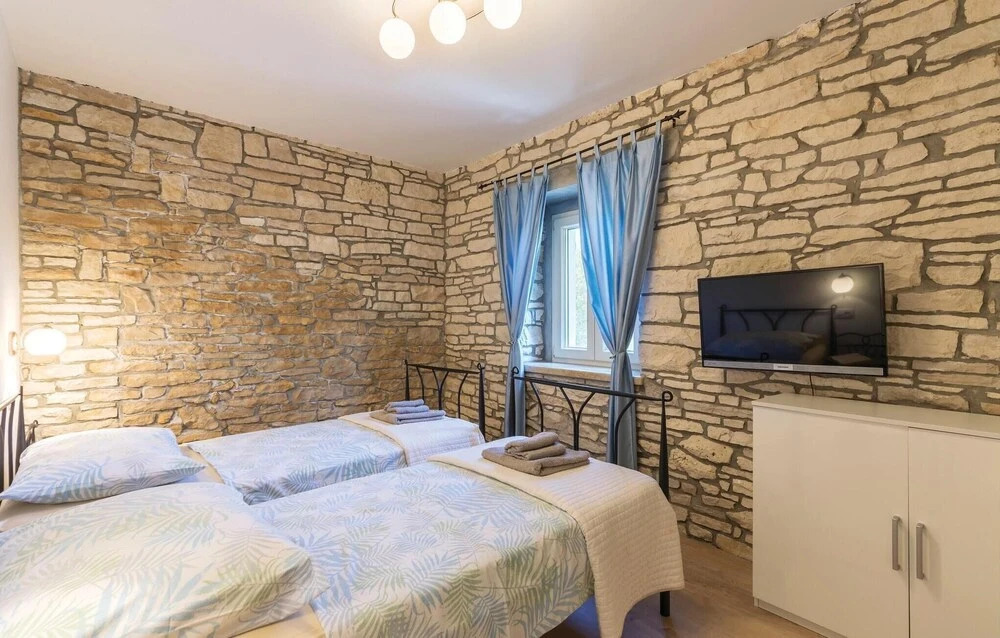 2 Bedroom Amazing Home In Barban