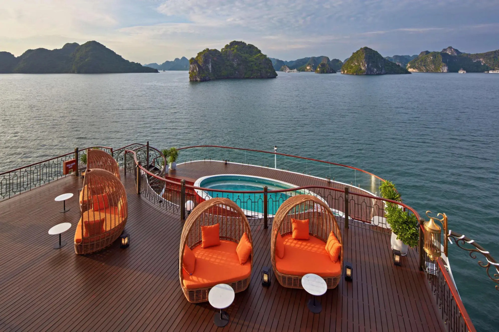 La Vela Classic Cruise - Managed by Paradise Cruises