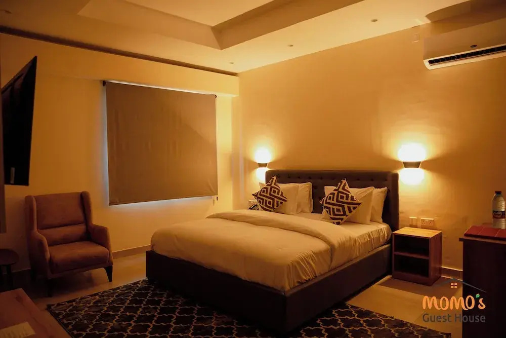 Momos Hotel