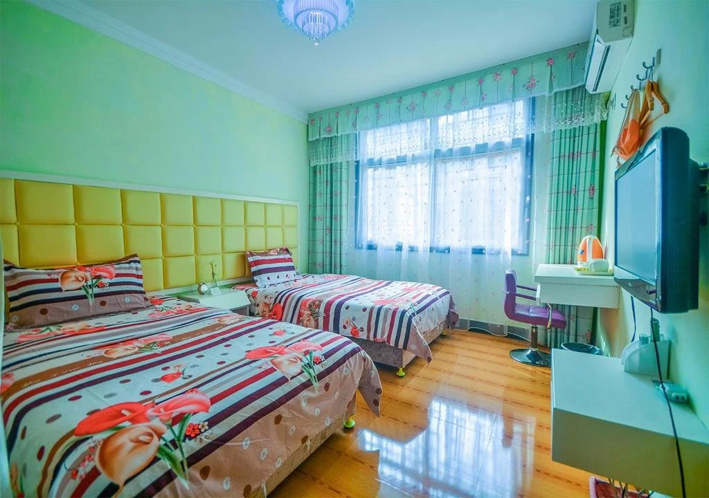 Fenghuang Joy Riverview Hotel